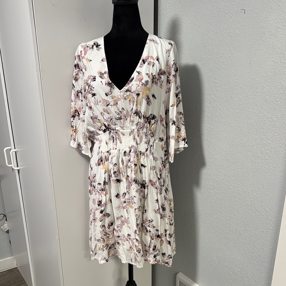 Chic Floral V-Neck Midi Dress